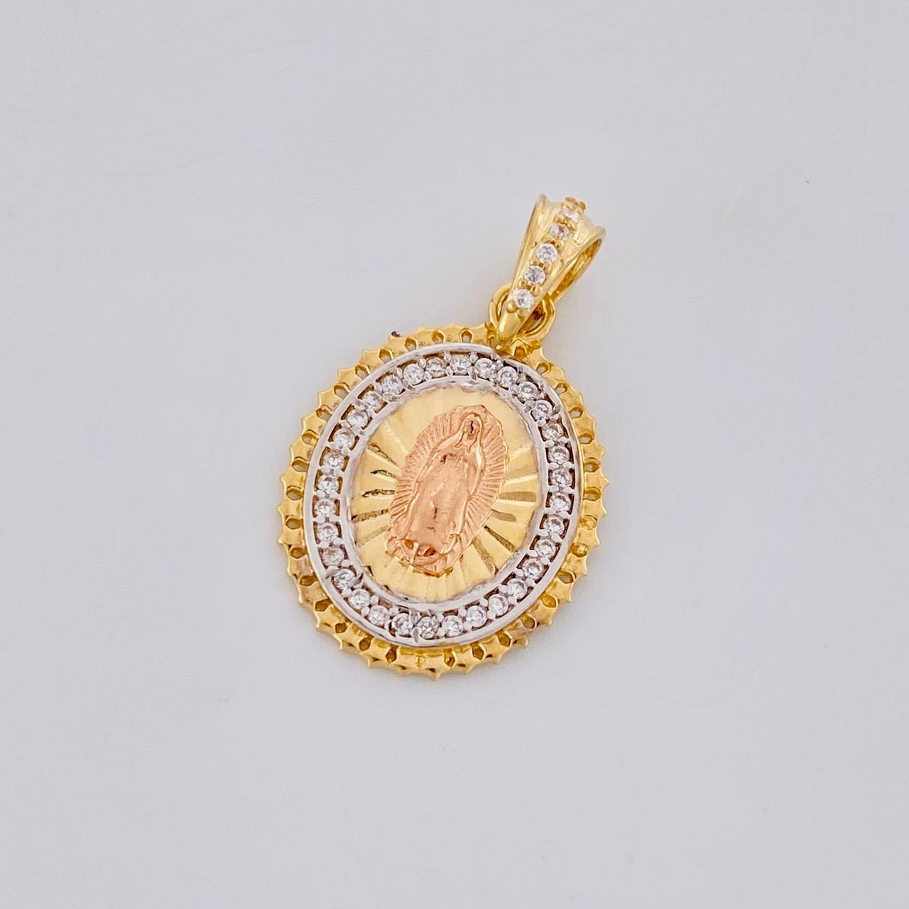 Dije Virgen de Guadalupe 2.85g / 2.5cm Tres Oros 18K