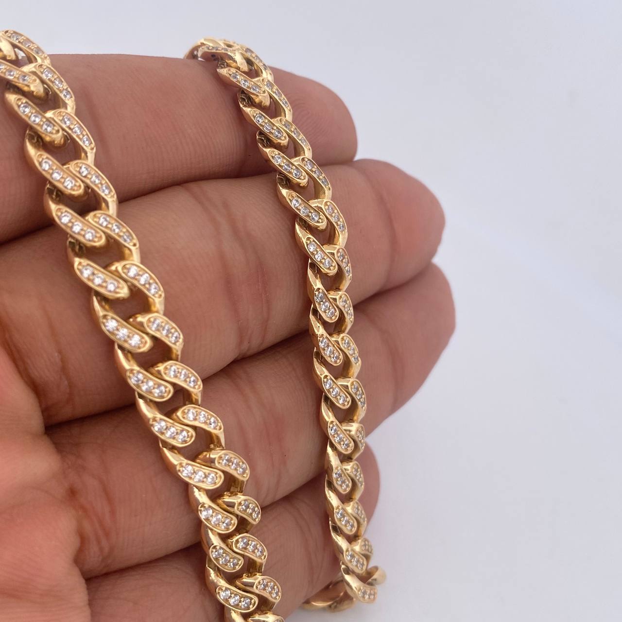 Cadena Cubana 43.9gr / 59cm / Oro 18K $