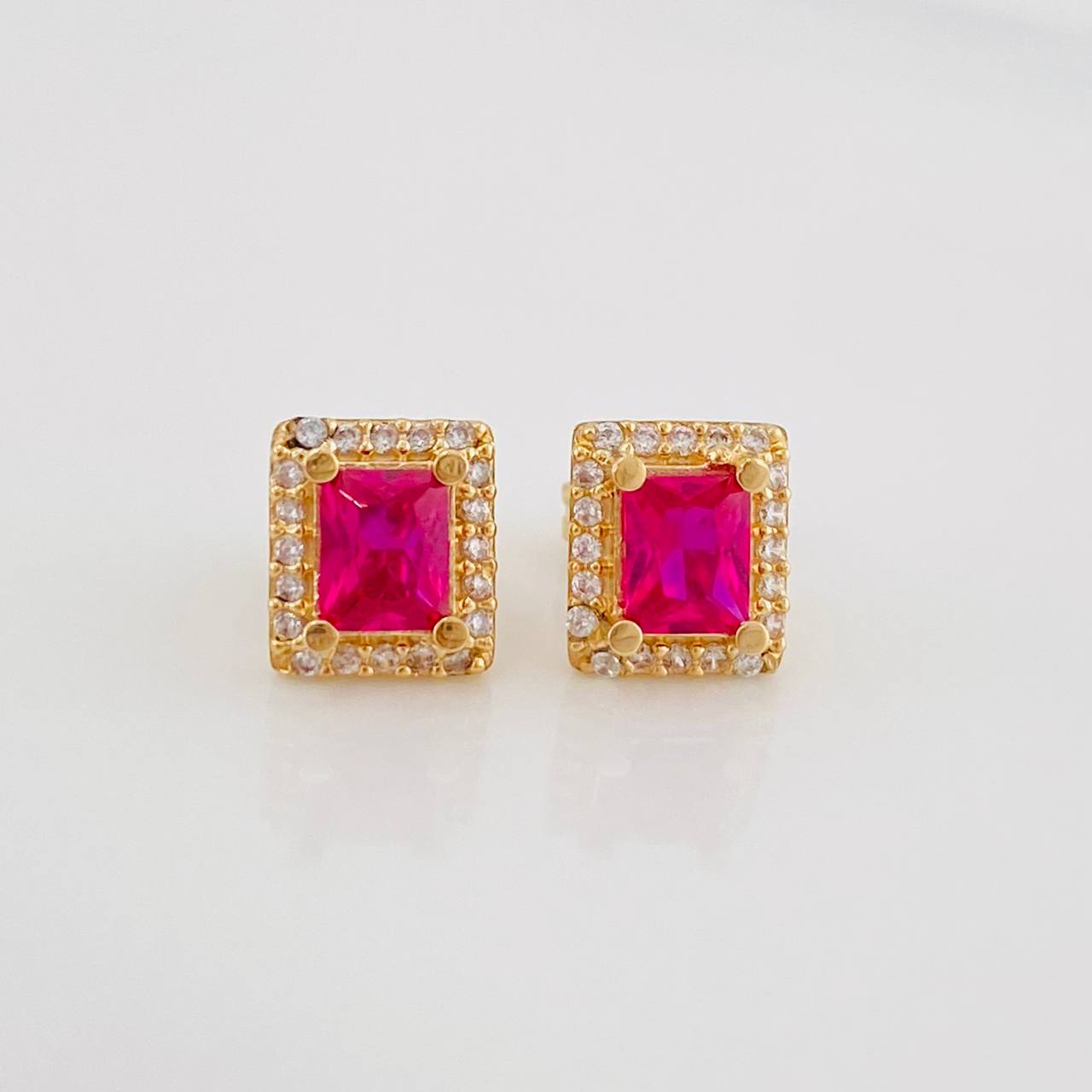 Topos Halo Cuadrado 2.6g / 7.17mm Oro Amarillo 18K