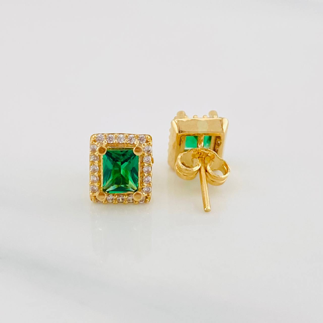 Topos Halo Cuadrado 2.5g / 7.2mm Oro Amarillo 18K