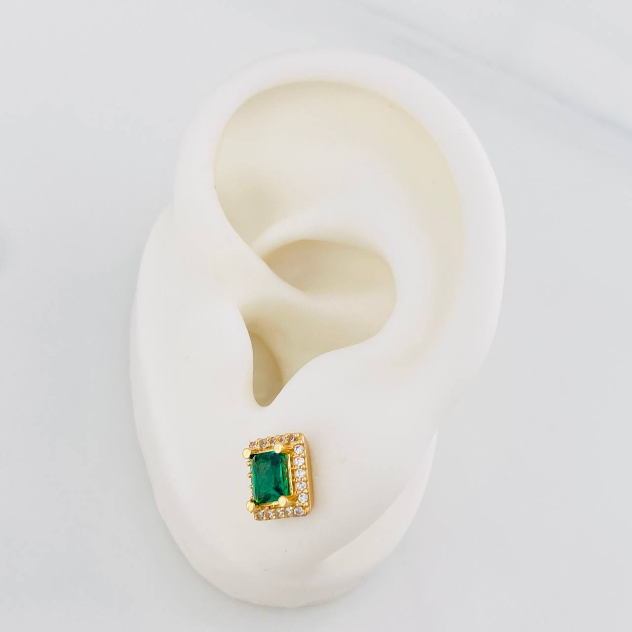 Topos Halo Cuadrado 2.5g / 7.2mm Oro Amarillo 18K