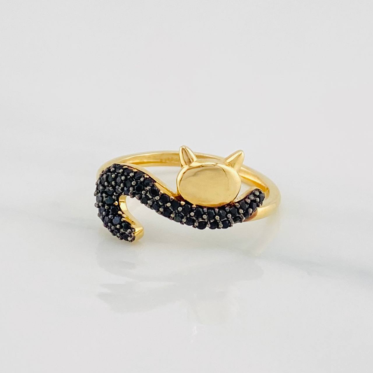 Anillo Gato 1.95g / T6 1/4 Dos Oros Negro Amarillo 18K
