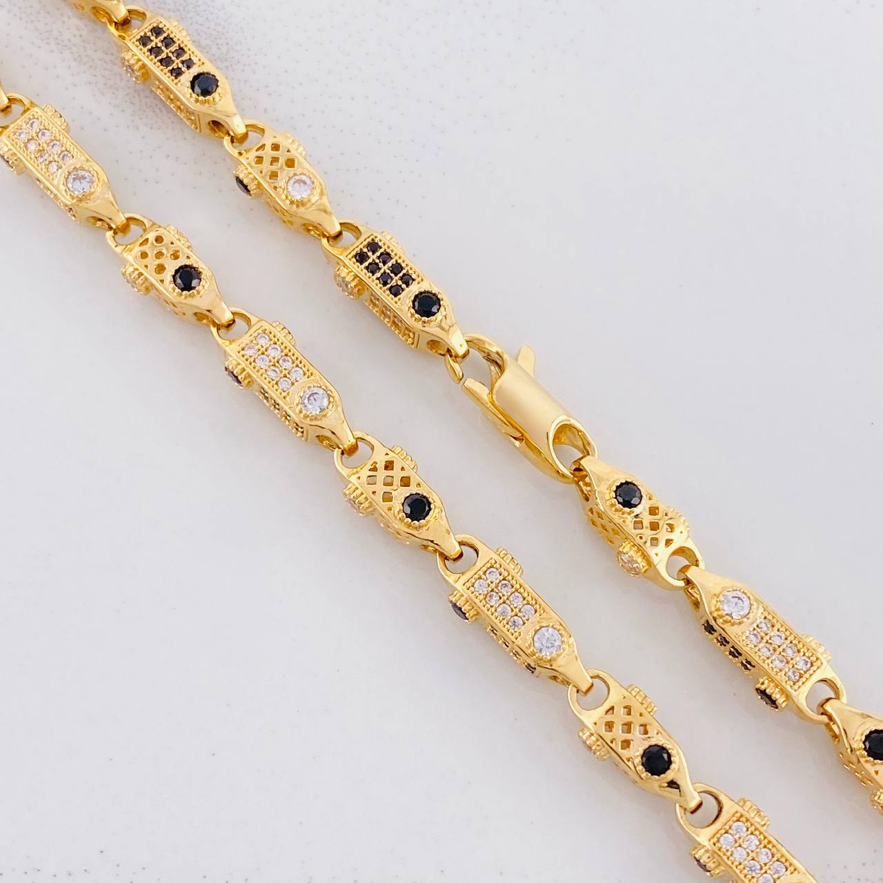 Cadena Rustica Cilindros Tridimensionales 54.3g / 65cm / 5.6mm Oro Amarillo 18K
