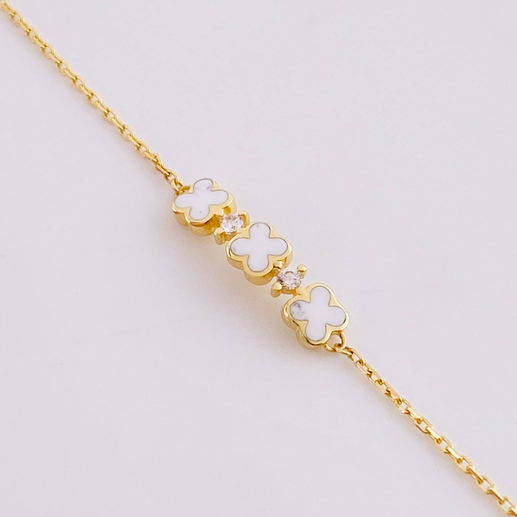 Pulso Aro Seguido Trebol 1.75g / 19.7cm / 0.6mm Oro Amarillo 18K