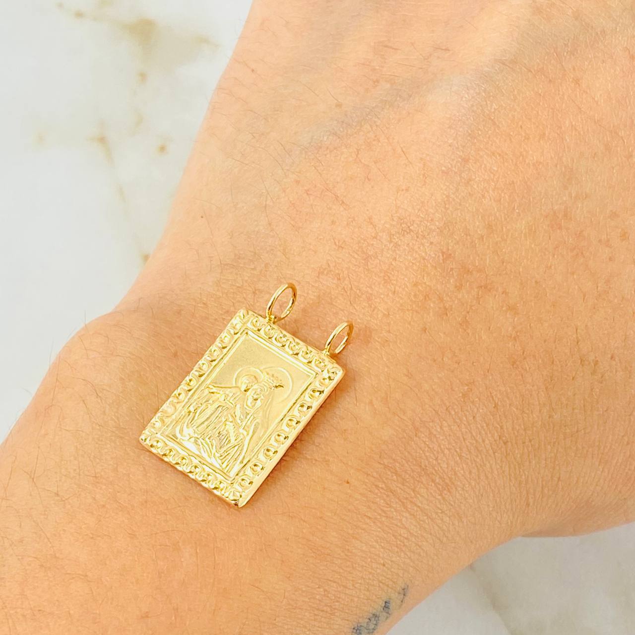 Dije Escapulario Virgen Del Carmen 1.75gr / 2.4cm / Oro Amarillo 18K *