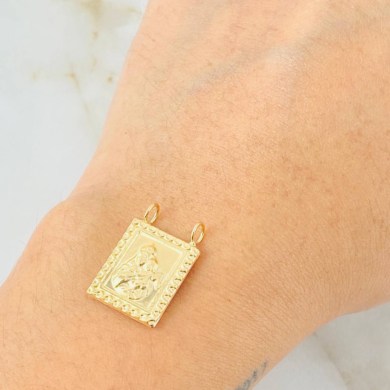 Dije Escapulario Doble Faz 1.4gr / 2cm / Oro Amarillo 18K *