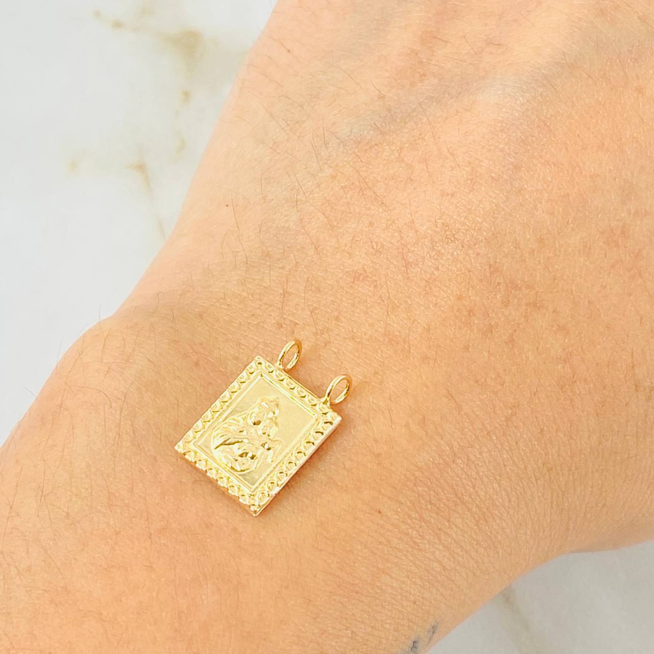 Dije Escapulario Doble Faz 0.85gr / 1.7cm / Oro Amarillo 18K