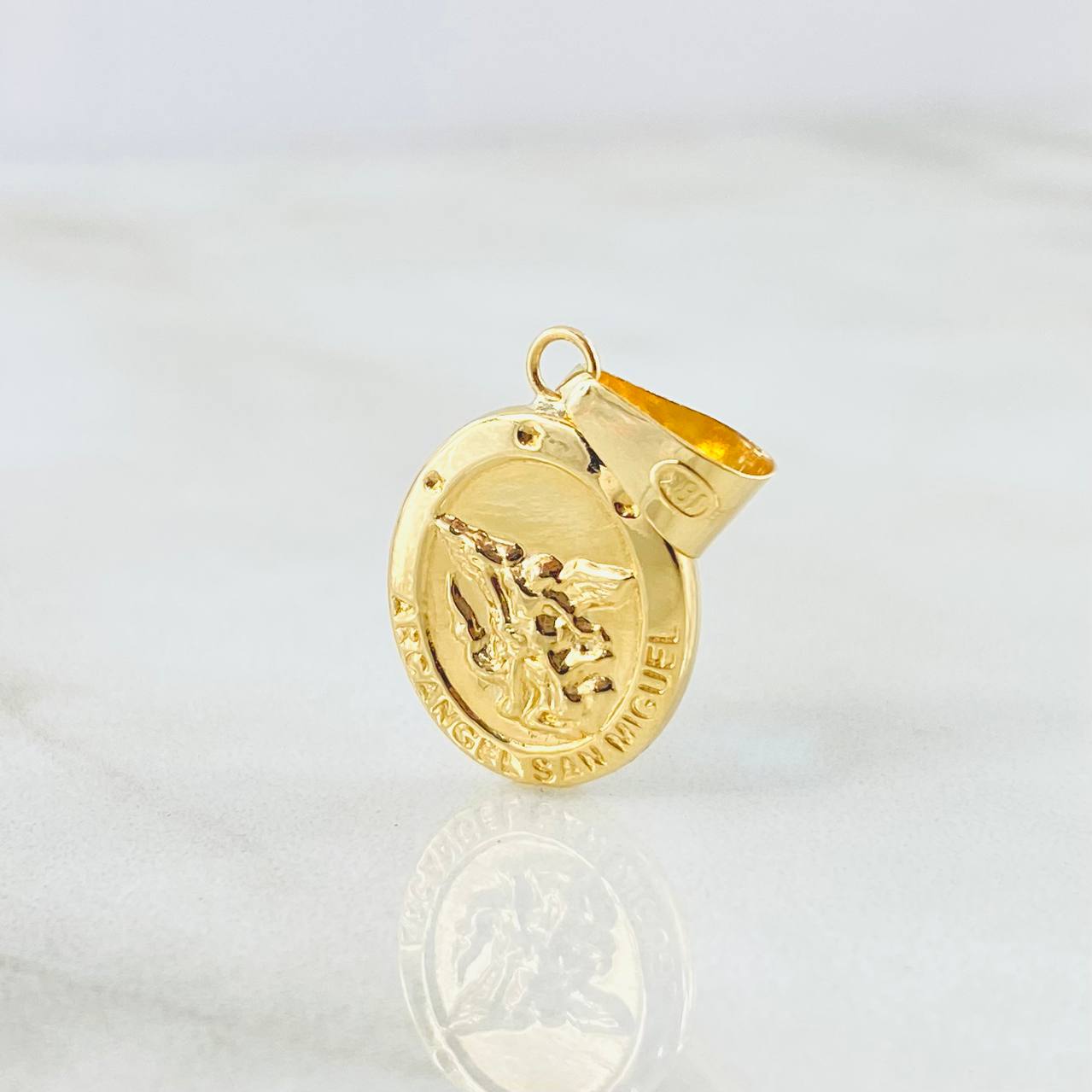 Dije San Miguel Arcangel 0.75gr / 2.1cm / Oro Amarillo 18K