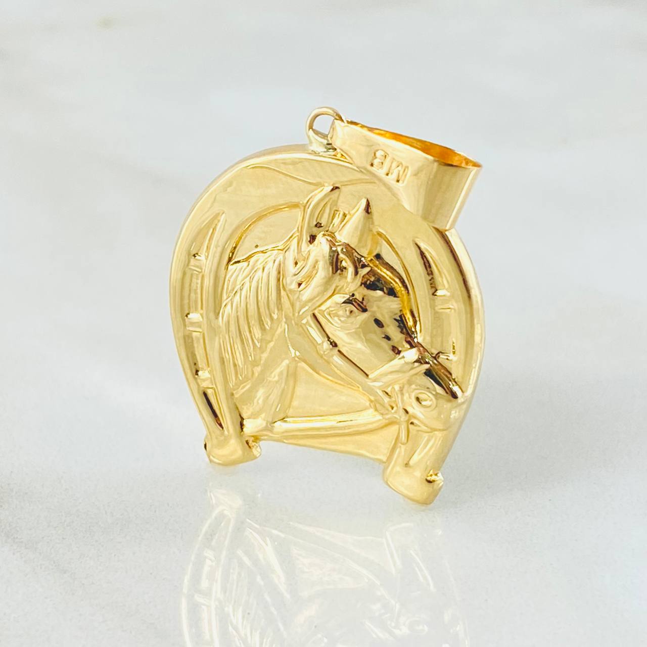 Dije Herradura Caballo 2.6gr / 3.7cm / Oro Amarillo 18K ©