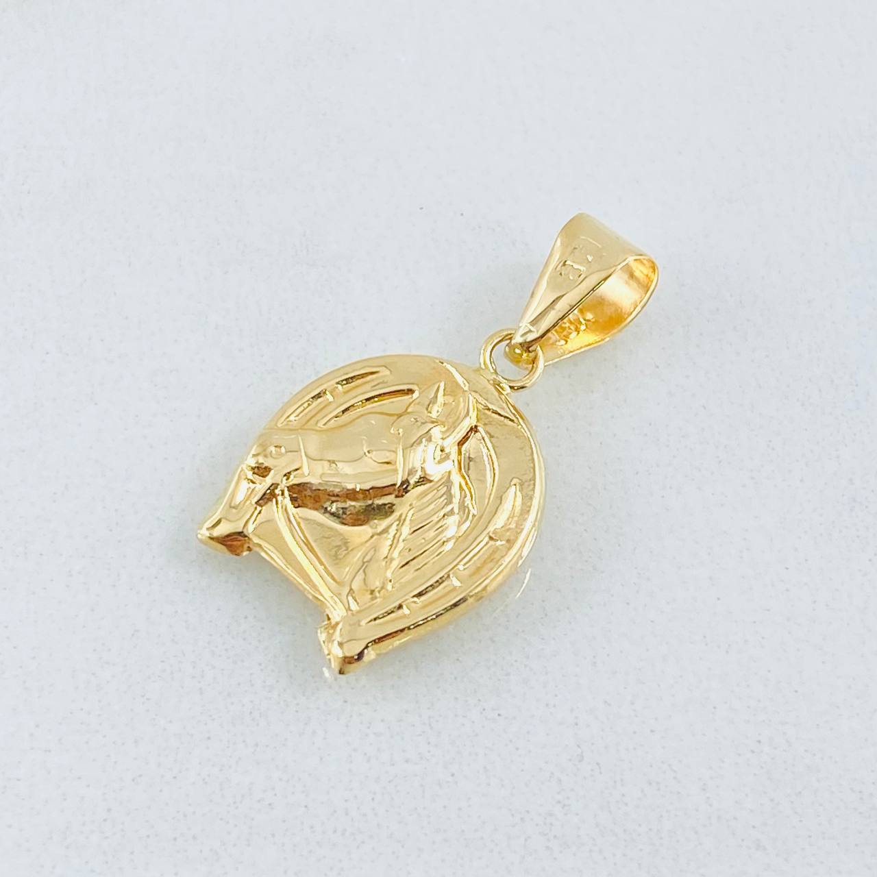 Dije Herradura Caballo 0.95gr / 2.1cm / Oro Amarillo 18K ©