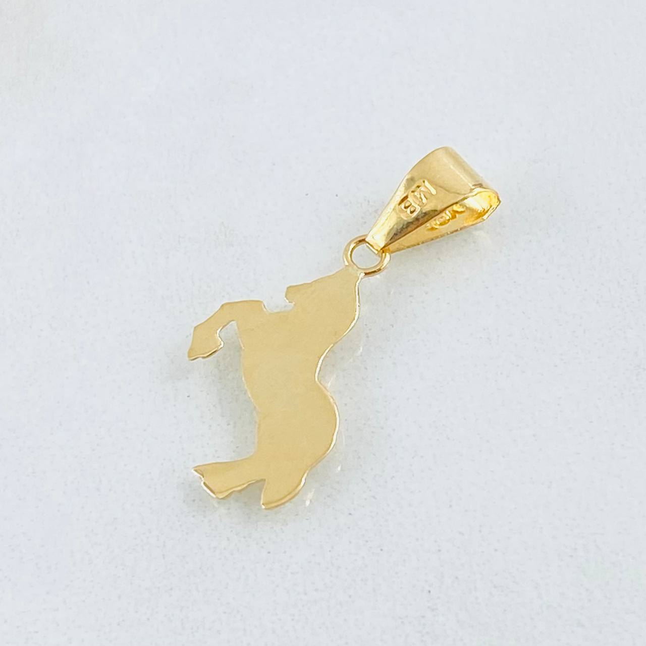 Dije Caballo 0.6gr / 2.5cm / Oro Amarillo 18K