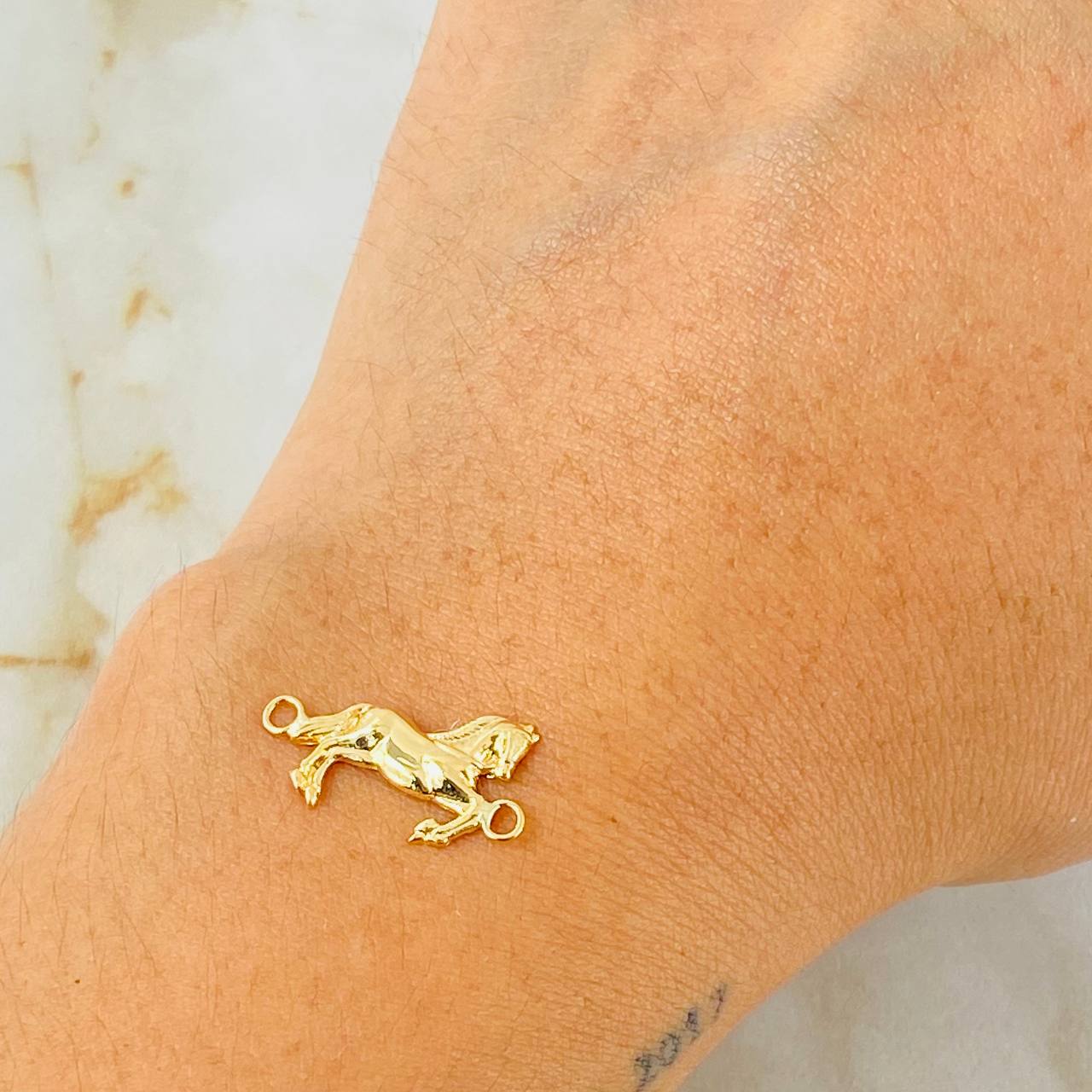 Herraje Caballo 0.5gr / 2cm / Oro Amarillo 18K ©