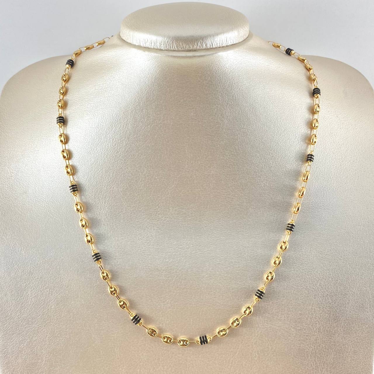 Cadena Rustica Rx Cauchos Negros 7.9gr / 50cm / 4.5mm Oro Amarillo 18K ©