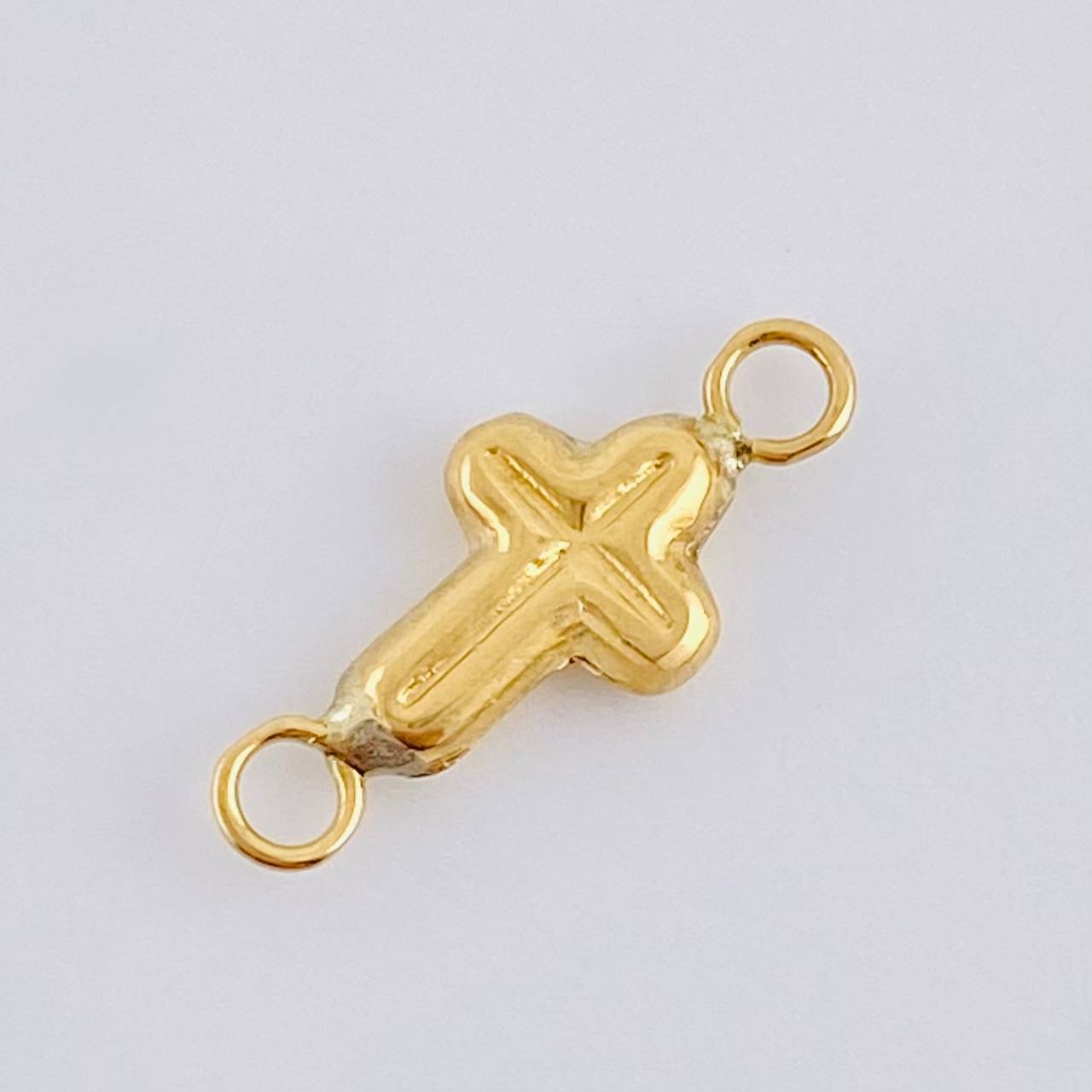 Herraje Cruz Latiin Rayada 0.25 g / 1.4 cm Oro Amarillo 18K