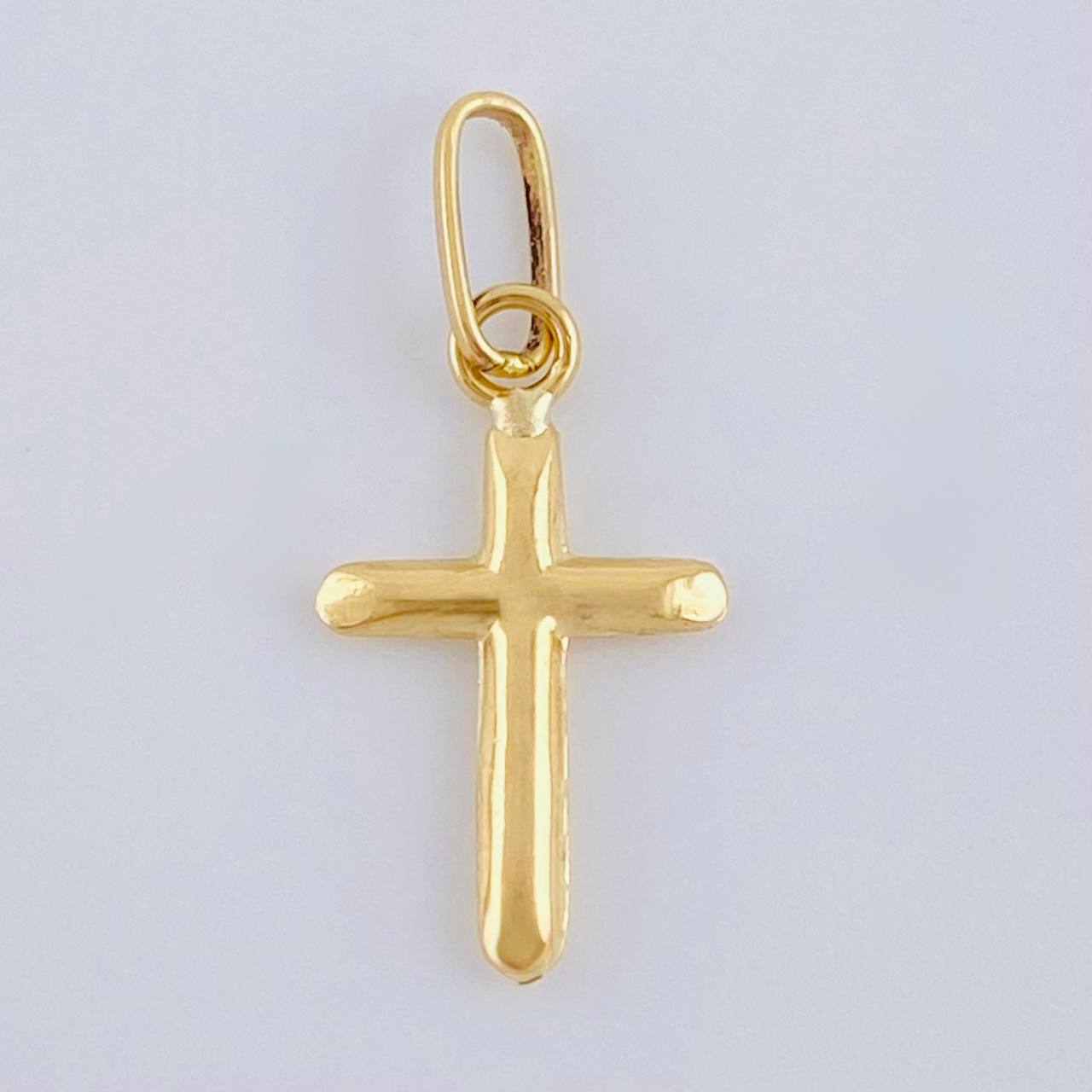 Dije Cruz Puntas Planas 0.45 g / 2.4 cm Oro Amarillo 18K
