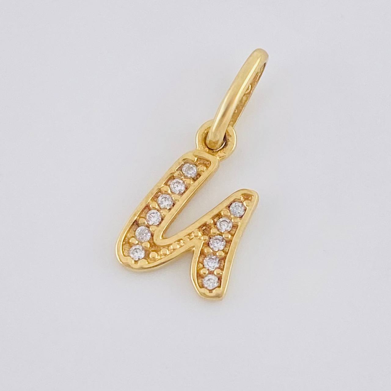 Dije Letra U Cursiva 0.75 g / 1.6 cm Oro Amarillo 18K