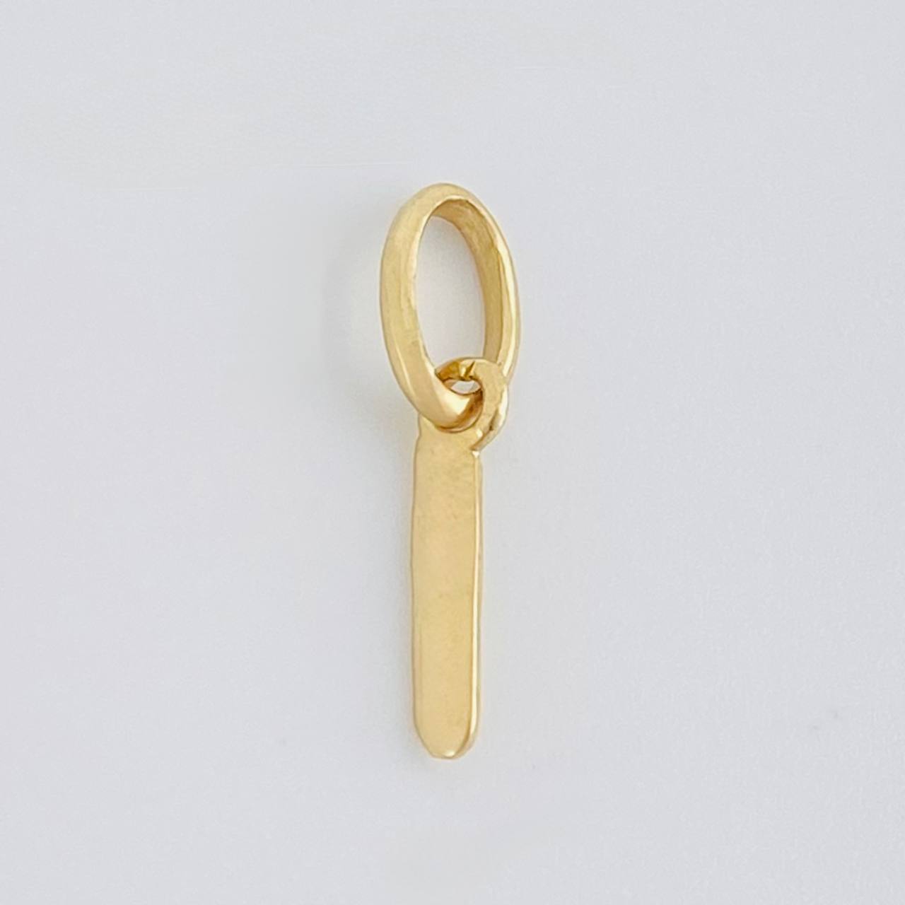 Dije Letra I Cursiva 0.4 g / 1.7 cm Oro Amarillo 18K