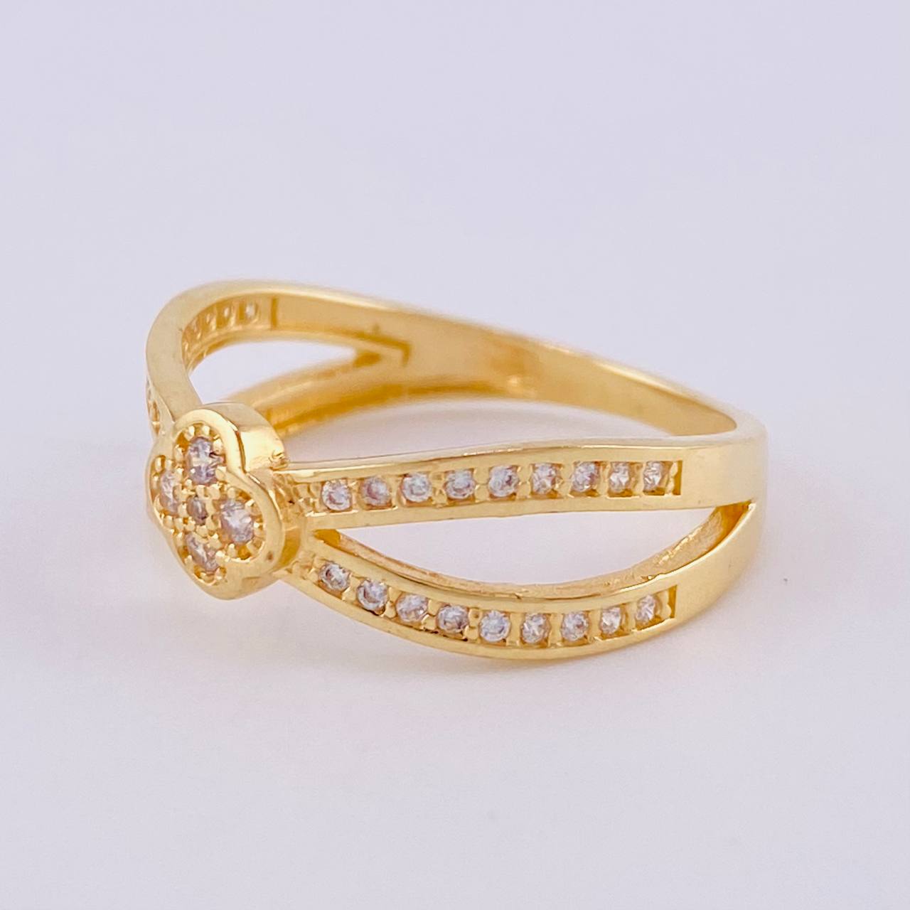 Anillo Trebol Liston Infinito 2.95 g / T7 1/4 Oro Amarillo 18K