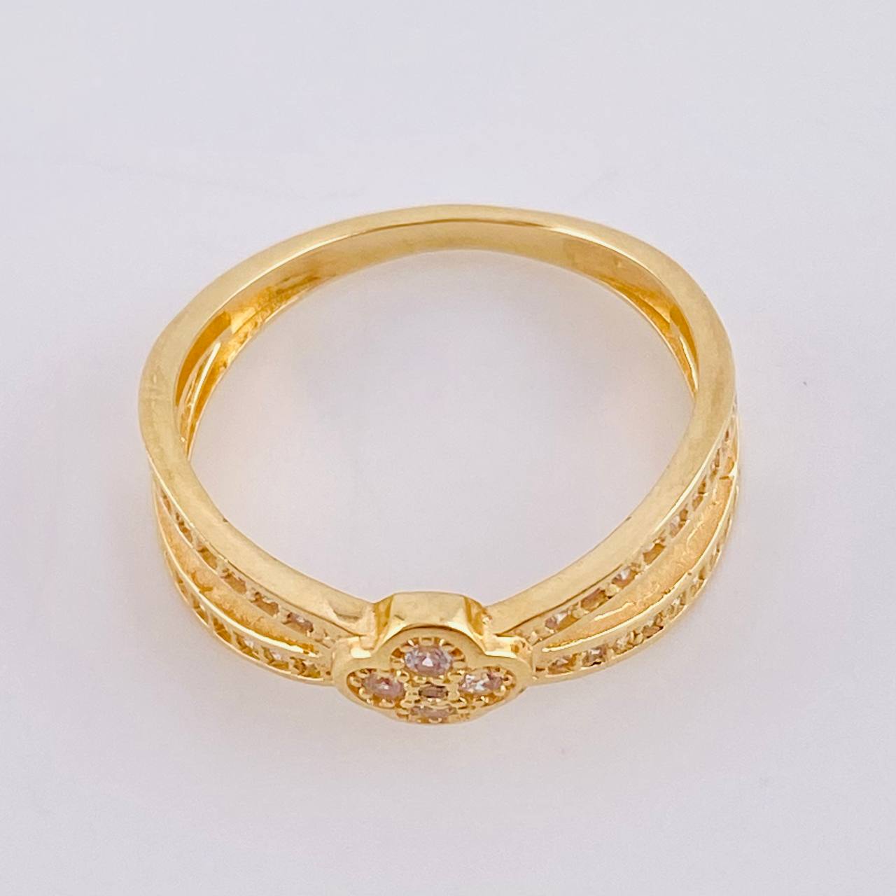 Anillo Trebol Liston Infinito 2.95 g / T7 1/4 Oro Amarillo 18K