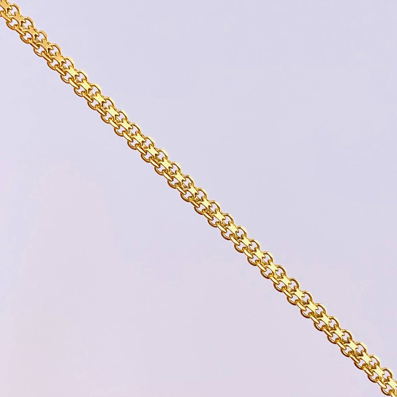 Cadena China 4.25 g / 45.3 cm / 2.1 mm Oro Amarillo 18K
