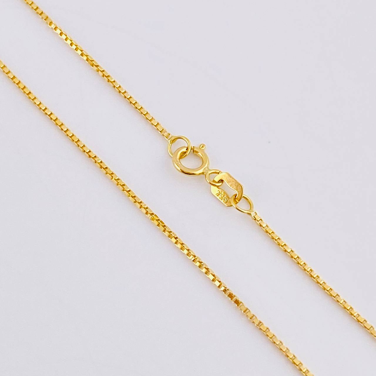Cadena Veneciana 2.25 g / 59.9 cm / 0.9 mm Oro Amarillo 18K
