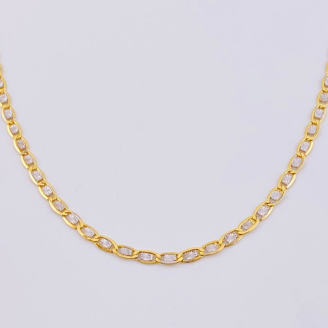 Cadena Plana Diamantada 4.3 g / 60.3 cm / 2.9 mm Dos Oros Amarillo Blanco 18K