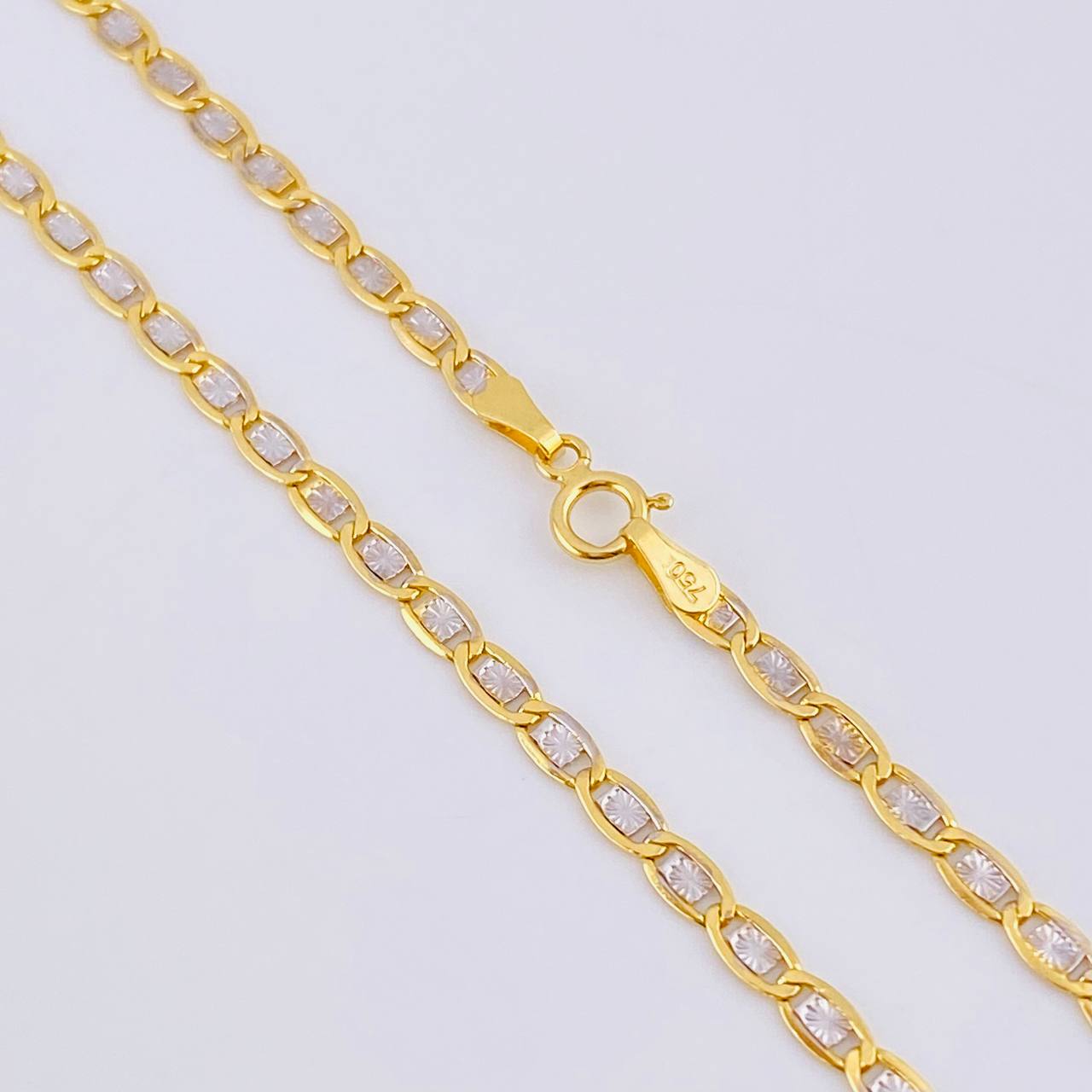 Cadena Plana Diamantada 4.3 g / 60.3 cm / 2.9 mm Dos Oros Amarillo Blanco 18K
