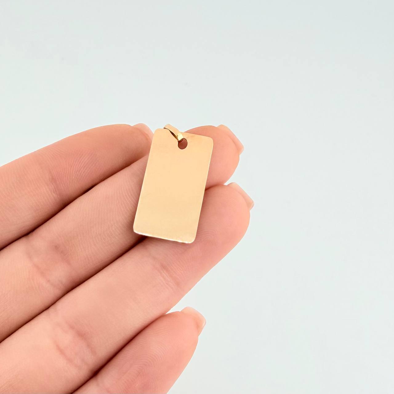 Dije Placa Rectangular 1.45 g / 2.7 cm Oro Amarillo 18K