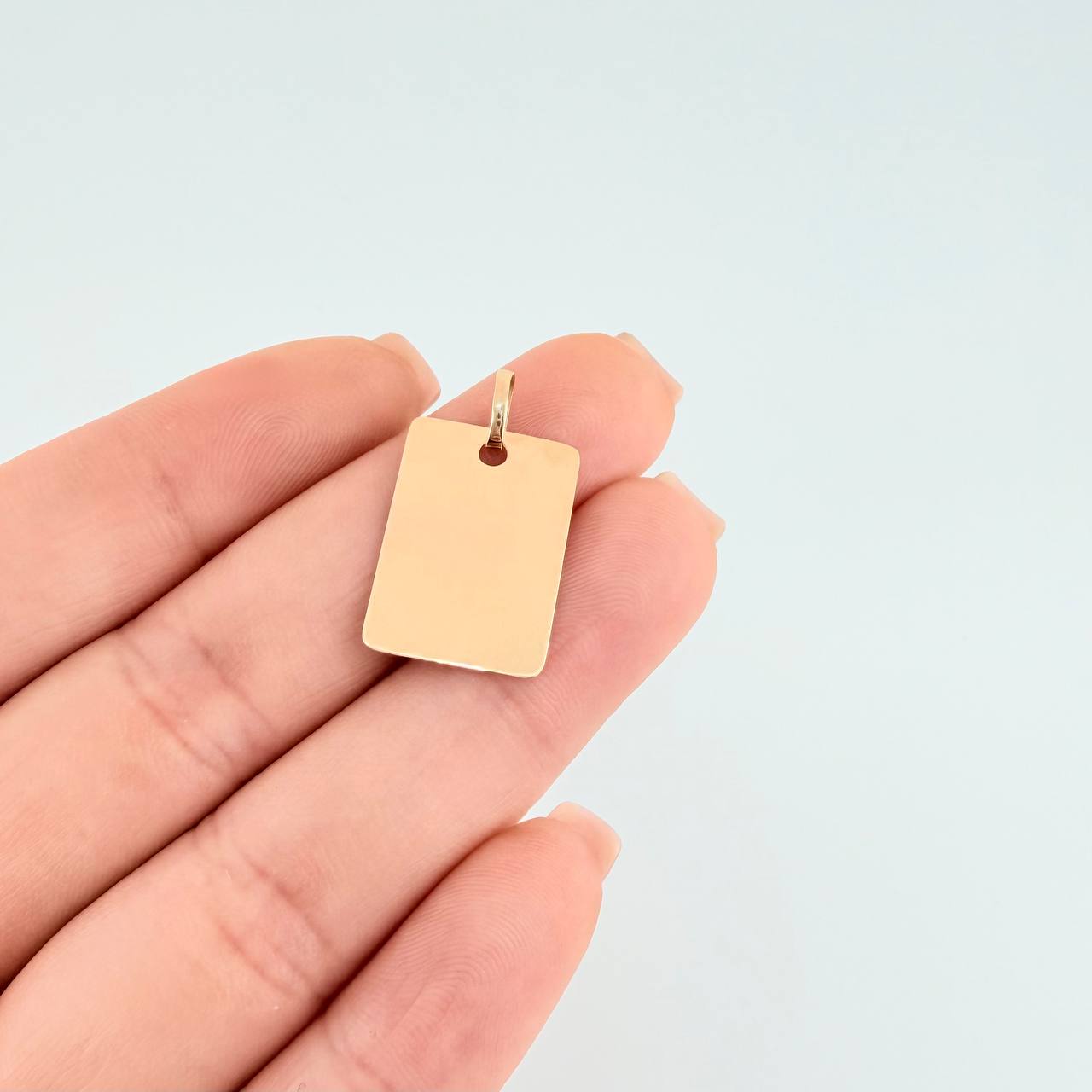 Dije Placa Rectangular 1.2 g / 2.4 cm Oro Amarillo 18K