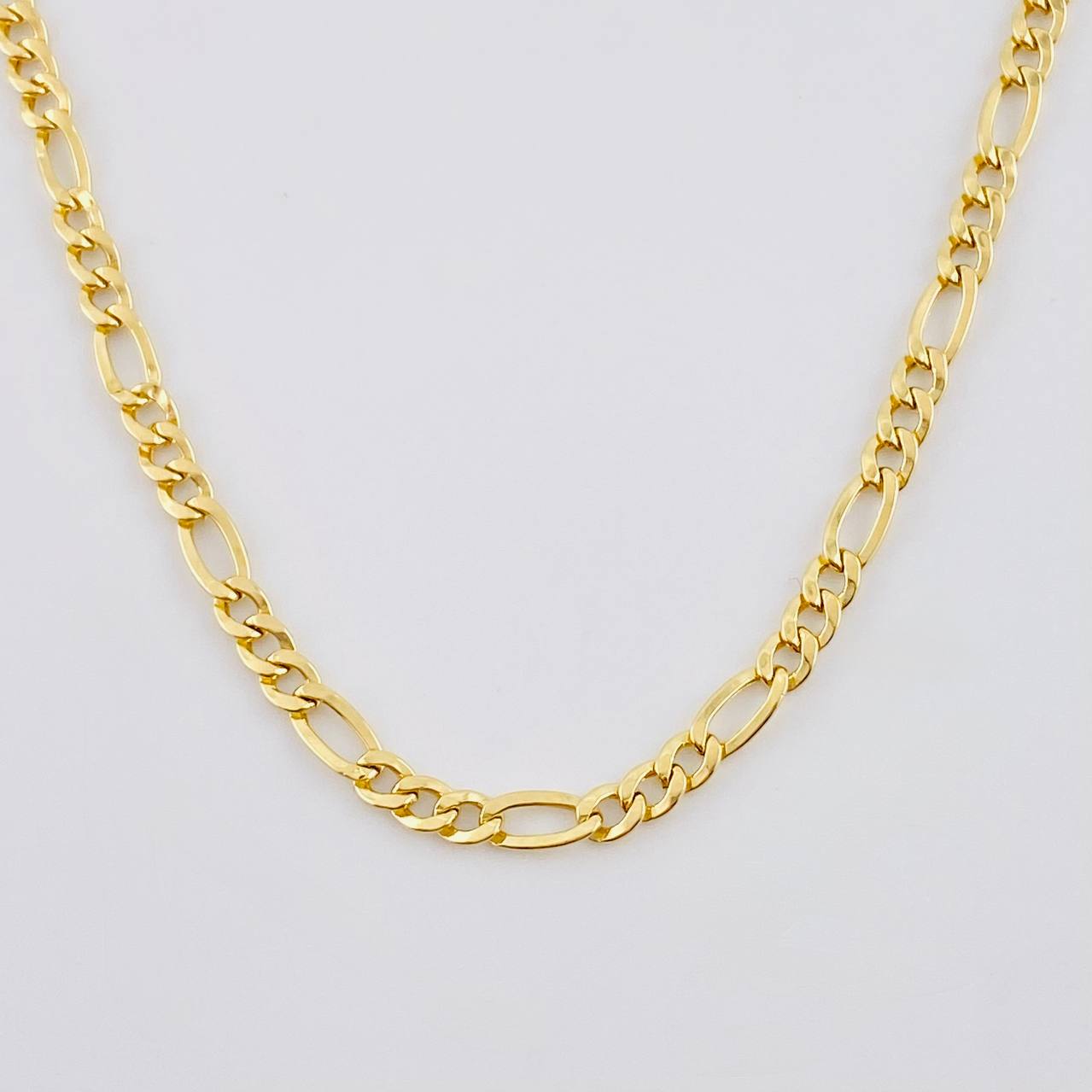 Cadena Figaro 2.2 g / 45.7 cm / 2.6 mm Oro Amarillo 18K