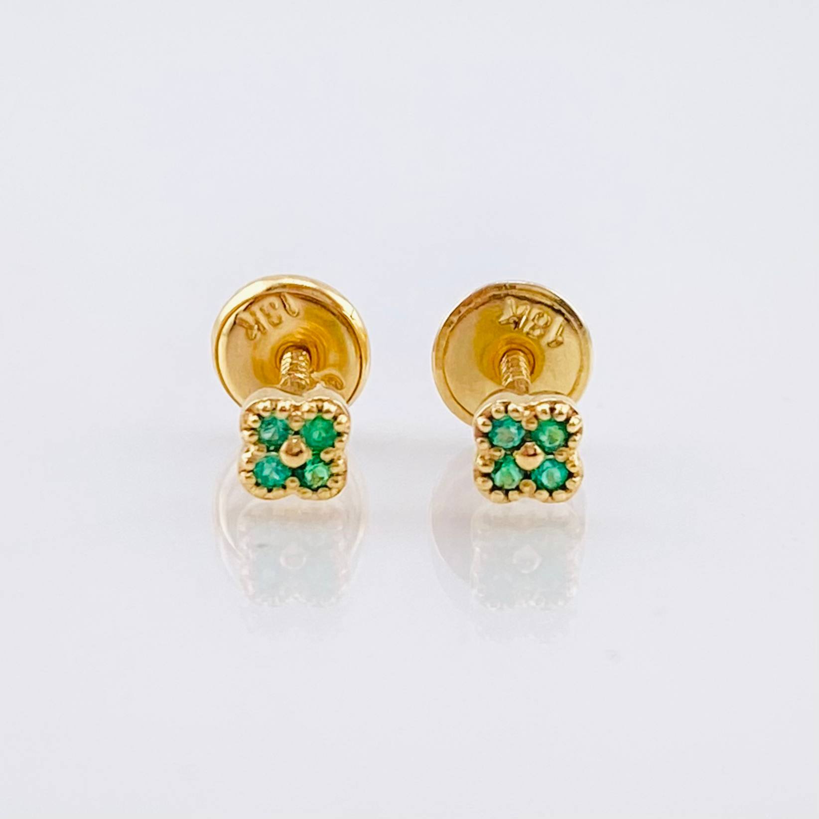 Topos Trebol Esmeraldas 6pts 0.8gr / 3.6mm Oro Amarillo 18K