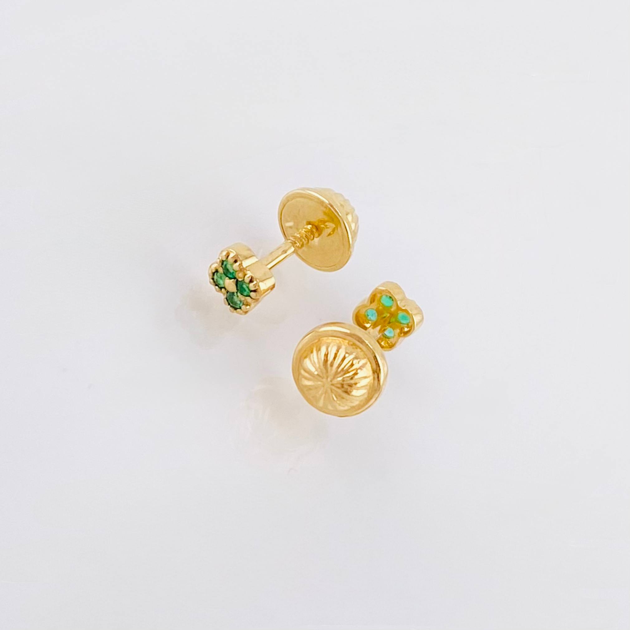 Topos Trebol Esmeralda 6pts 0.8gr / 3.6mm Oro Amarillo 18K *