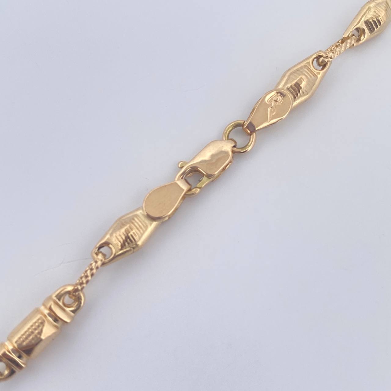 Cadena Rustica Piramide 11.35gr / 61cm / Oro 18K $