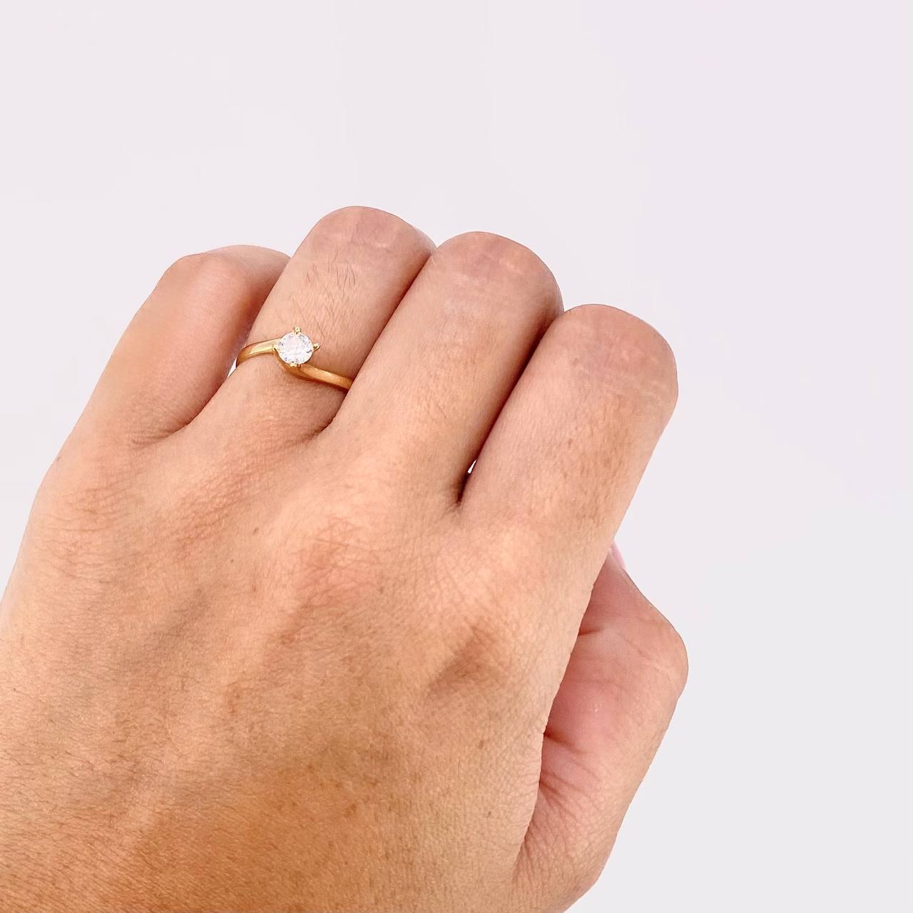 Anillo Solitario 2.1g / T5 3/4 Oro Amarillo 18K