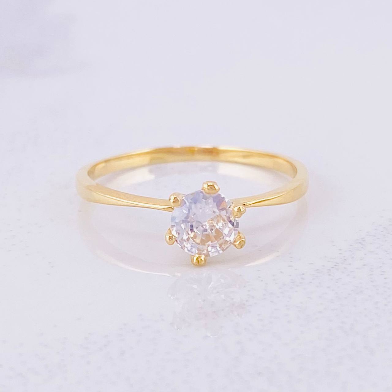 Anillo Solitario Piedra Central 1.5g / T6 3/4 Oro Amarillo 18K