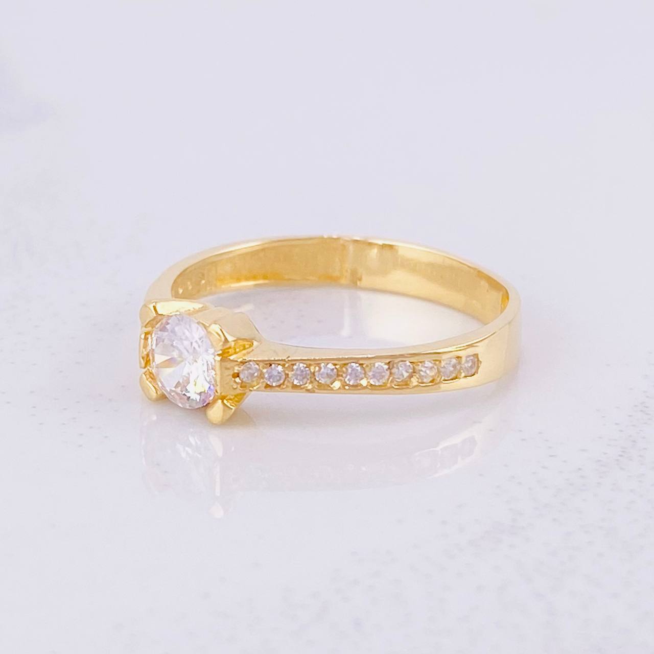 Anillo Solitario 1.95g / T5 3/4 Oro Amarillo 18K