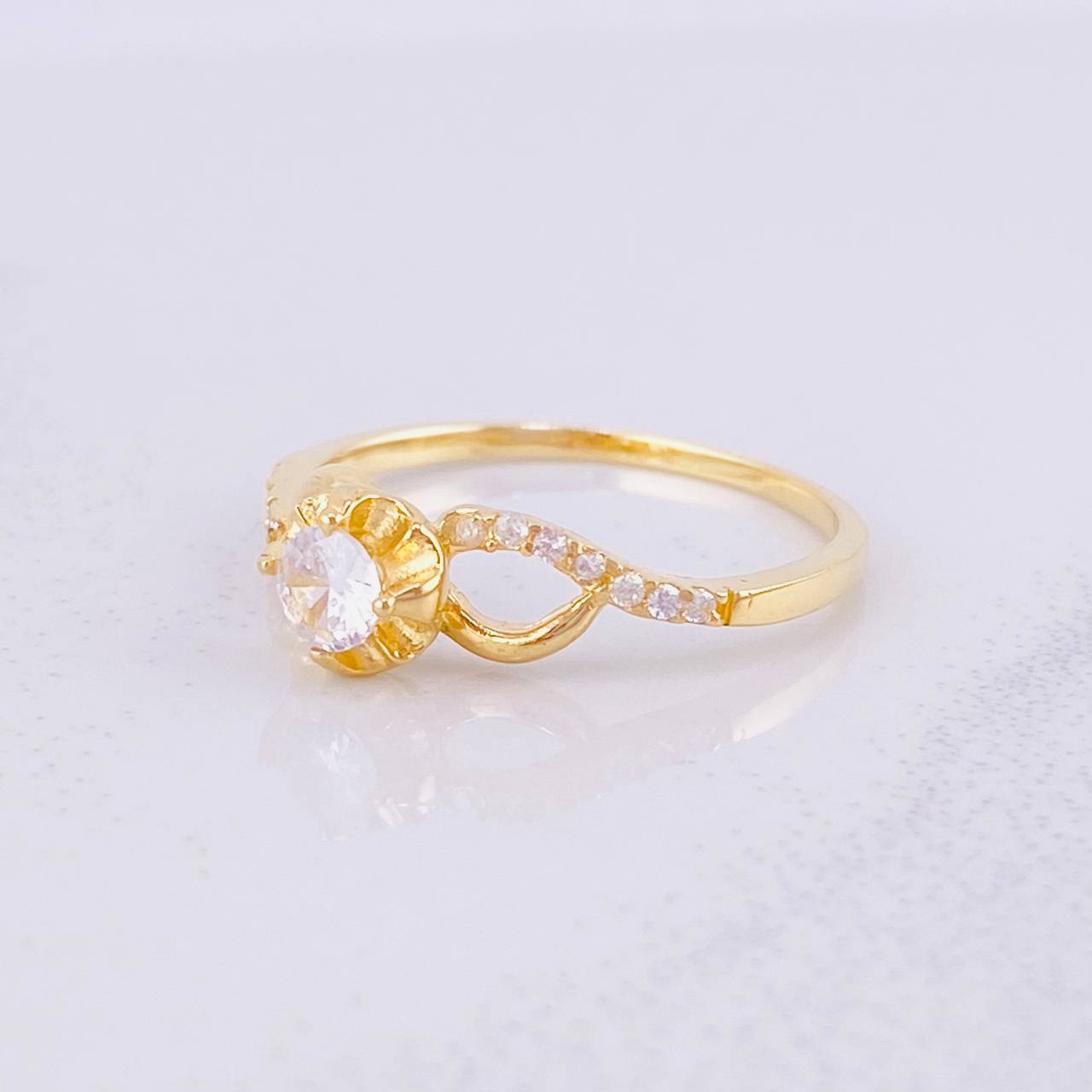 Anillo Místico 2.2g / T7 3/4 Oro Amarillo 18K