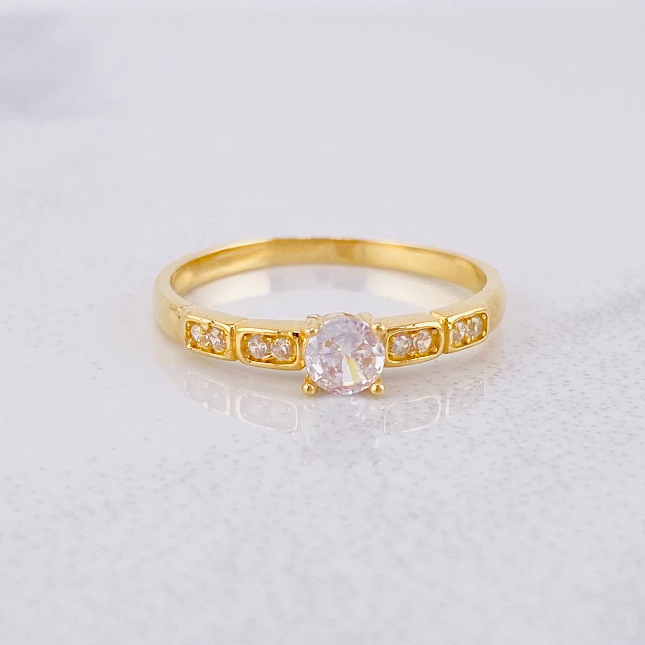 Anillo Piedra de Amor 2.1g / T7 1/4 Oro Amarillo 18K