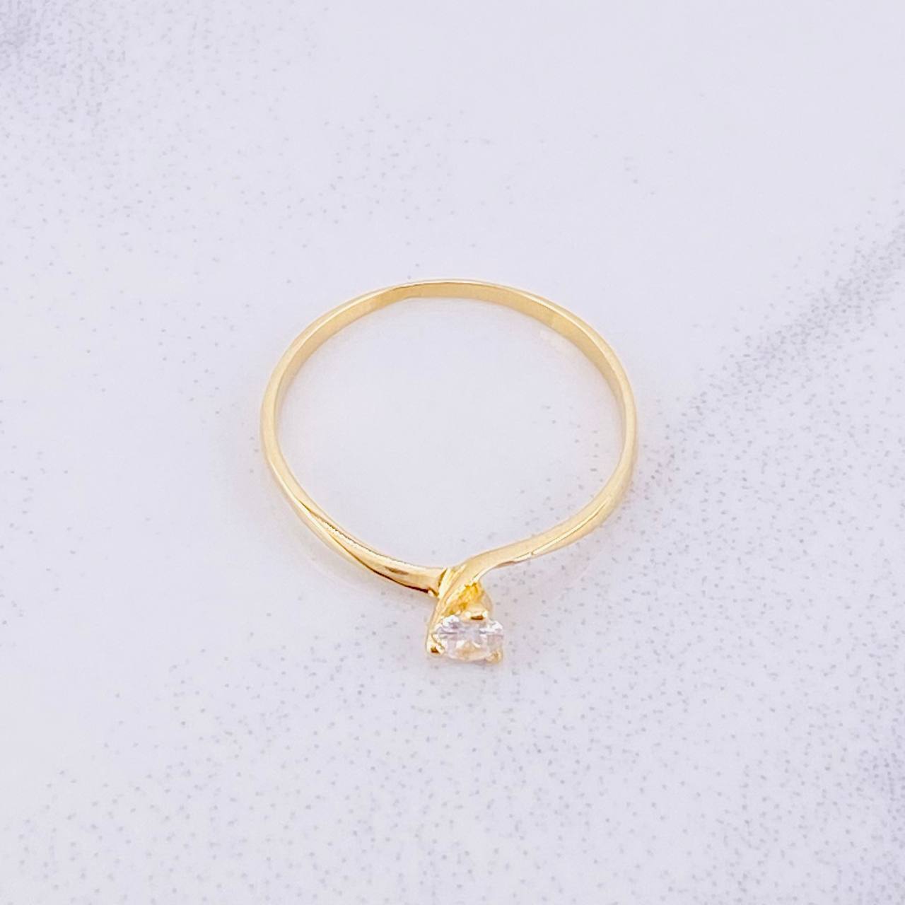 Anillo Solitario 1.15g / T7 3/4 Oro Amarillo 18K