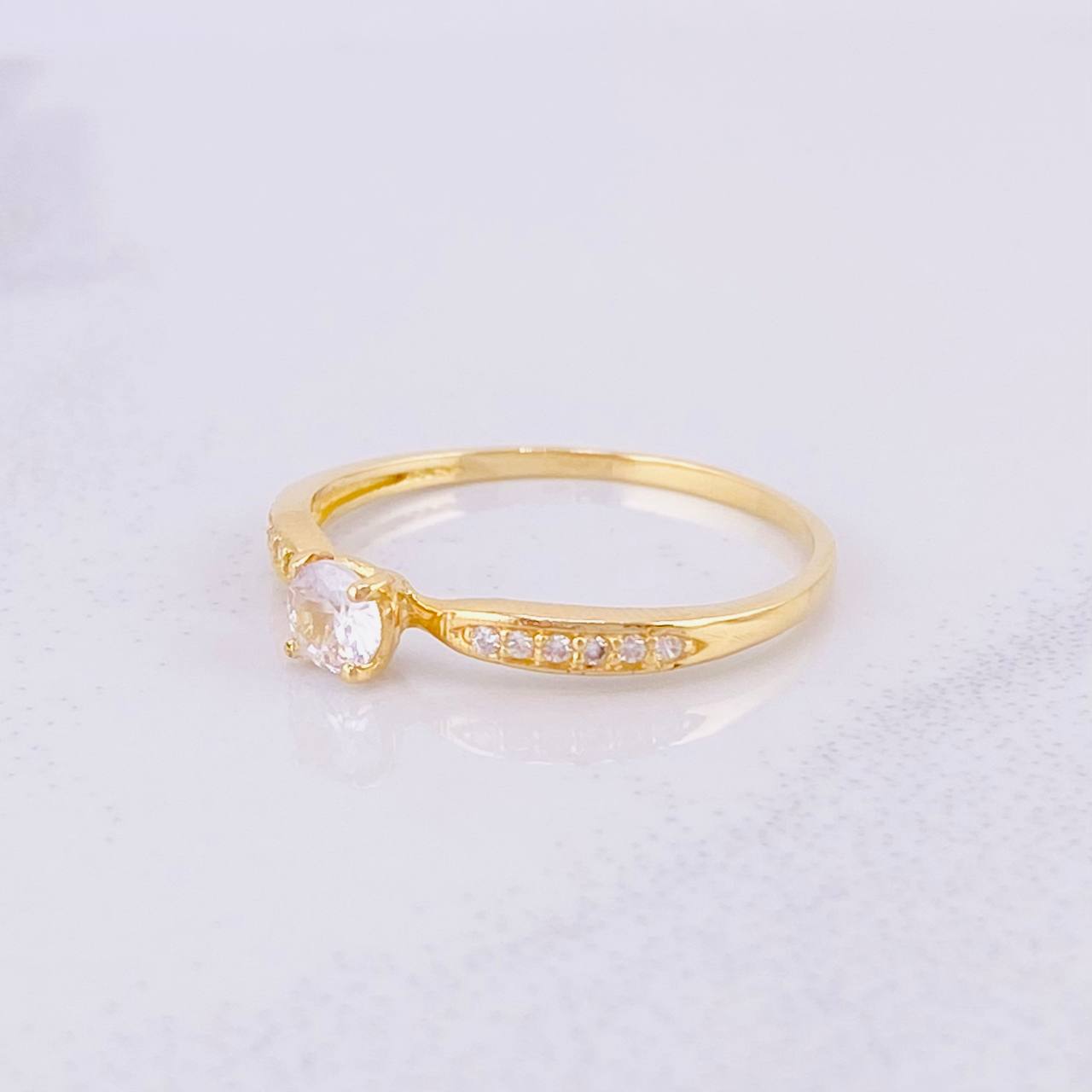 Anillo Solitario 1.4g / T6 1/4 Oro Amarillo 18K