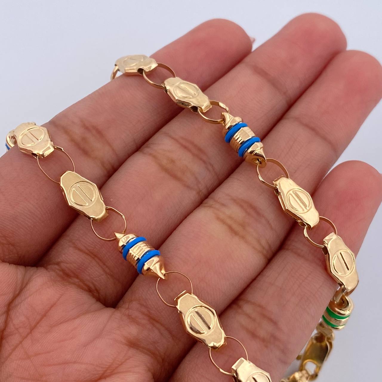 Cadena Rustica Tornillo 15.5gr / 64.5cm / 5.5mm Barril Estria Cauchos Verdes Rosados Azules Oro Amarillo 18K $