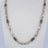 Cadena Rustica Tribal 13.65gr / 60.5cm / 4mm Barril Cauchos Negros Oro Blanco 18K $