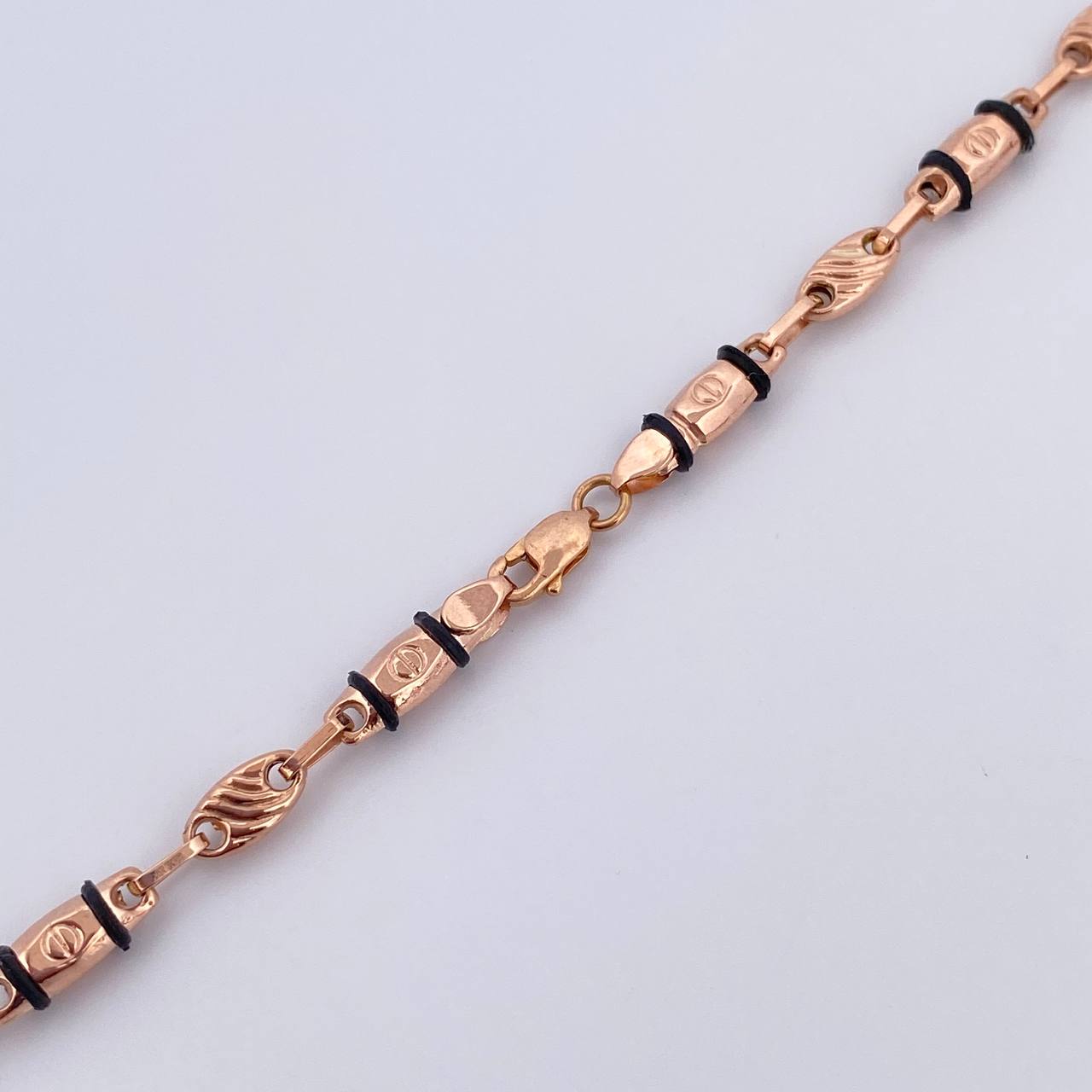 Cadena Rustica Tornillo 10gr / 60.8cm / 3.6mm Cauchos Negros Oro Rosa 18K $