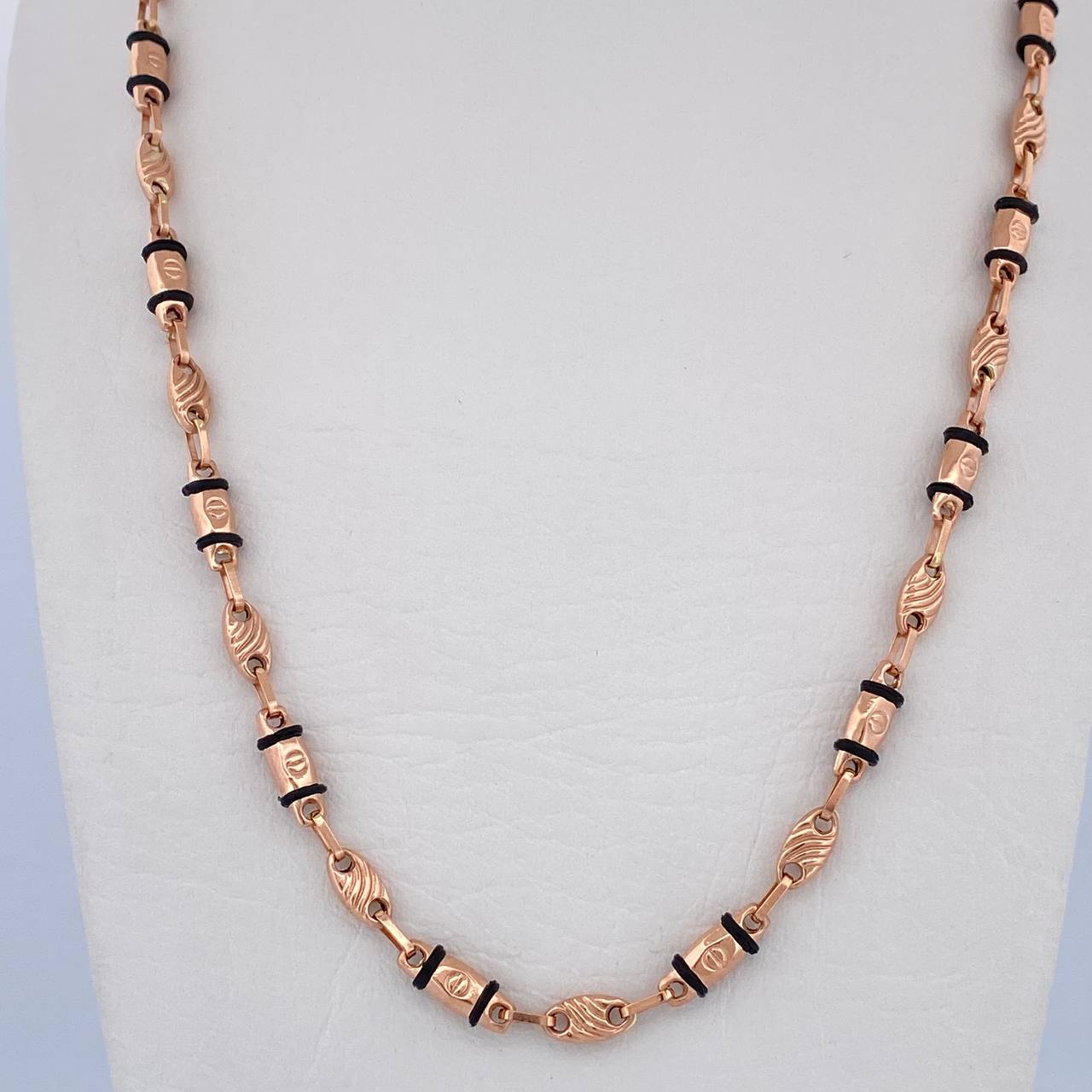 Cadena Rustica Tornillo 10gr / 60.8cm / 3.6mm Cauchos Negros Oro Rosa 18K $