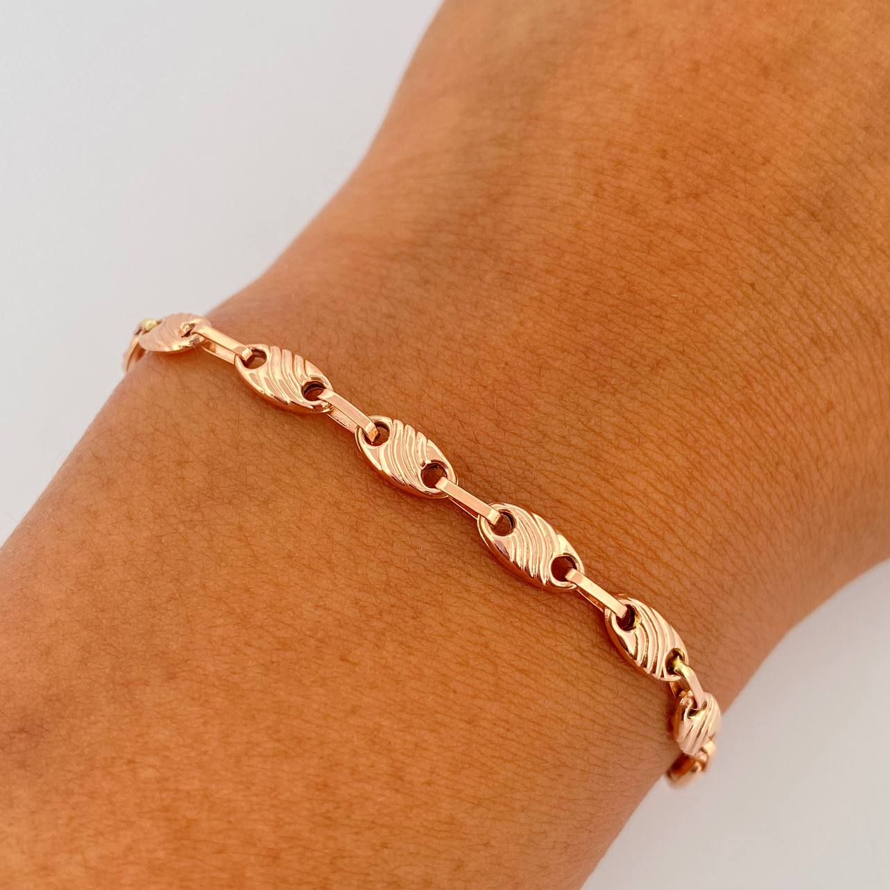 Pulso Rustico 3.05gr / 18.8cm / 3.8mm Eslabon Lineas Oro Rosa 18K $