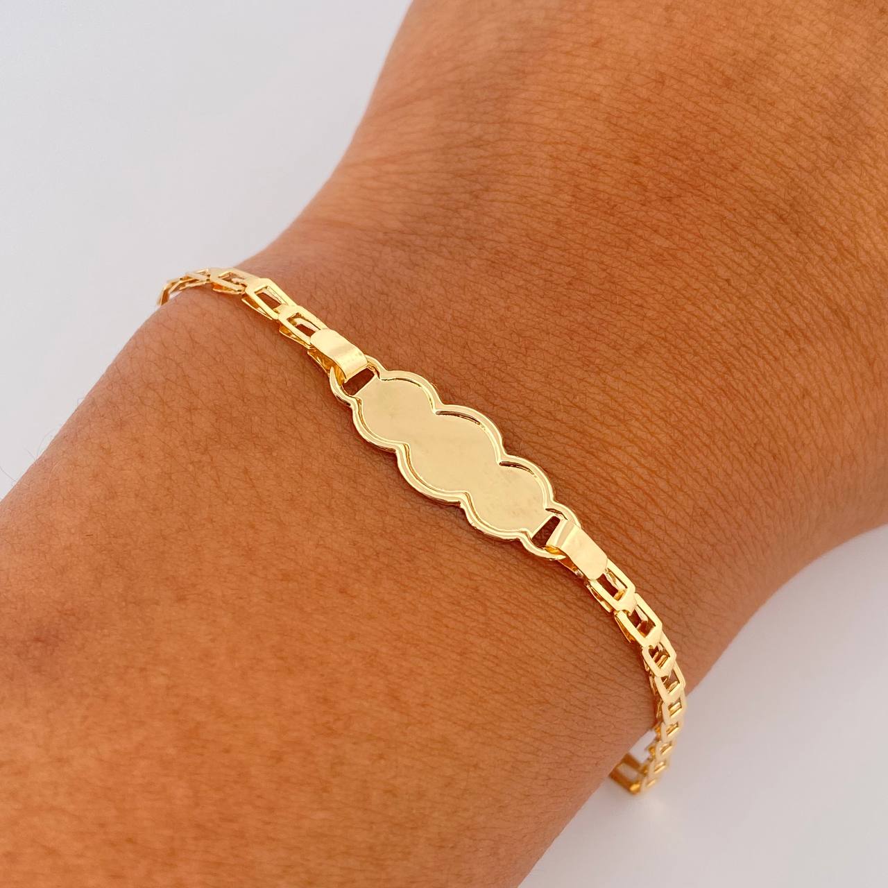 Pulso Bebé Ojiva 1.95gr / 15.1cm / 2.2mm Placa Nube Oro Amarillo 18K &