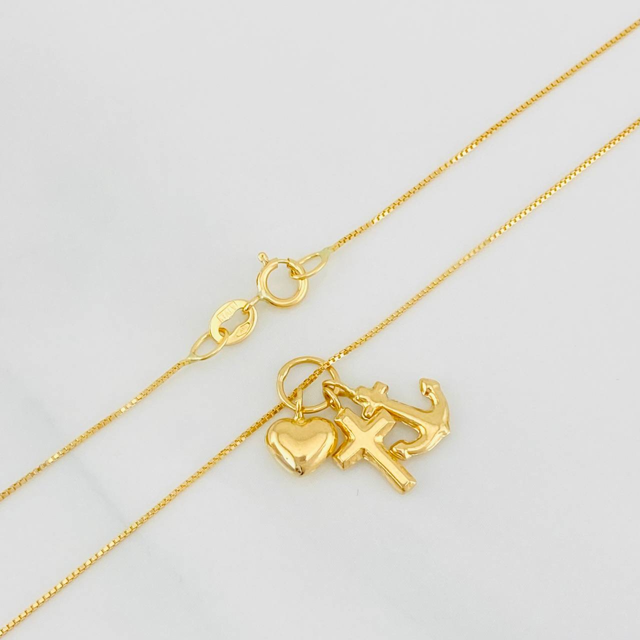 Set Cadena Veneciana + Dije Tres Gracias / 1.75g / 50cm Oro Amarillo 18K
