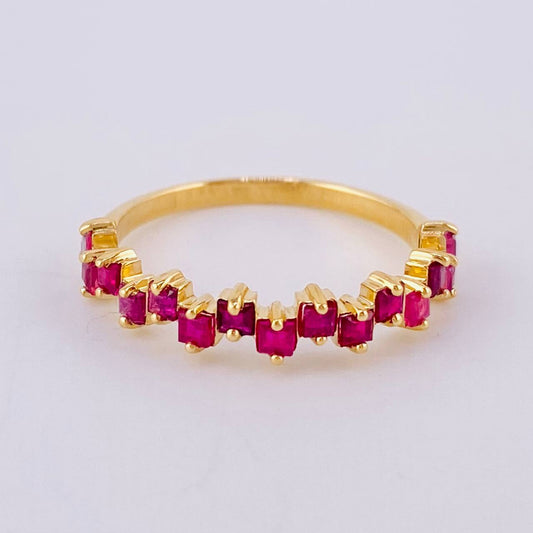 Anillo Zafiros Fucsias 81pts 1.8gr / T6 1/4 / Oro Amarillo 18K