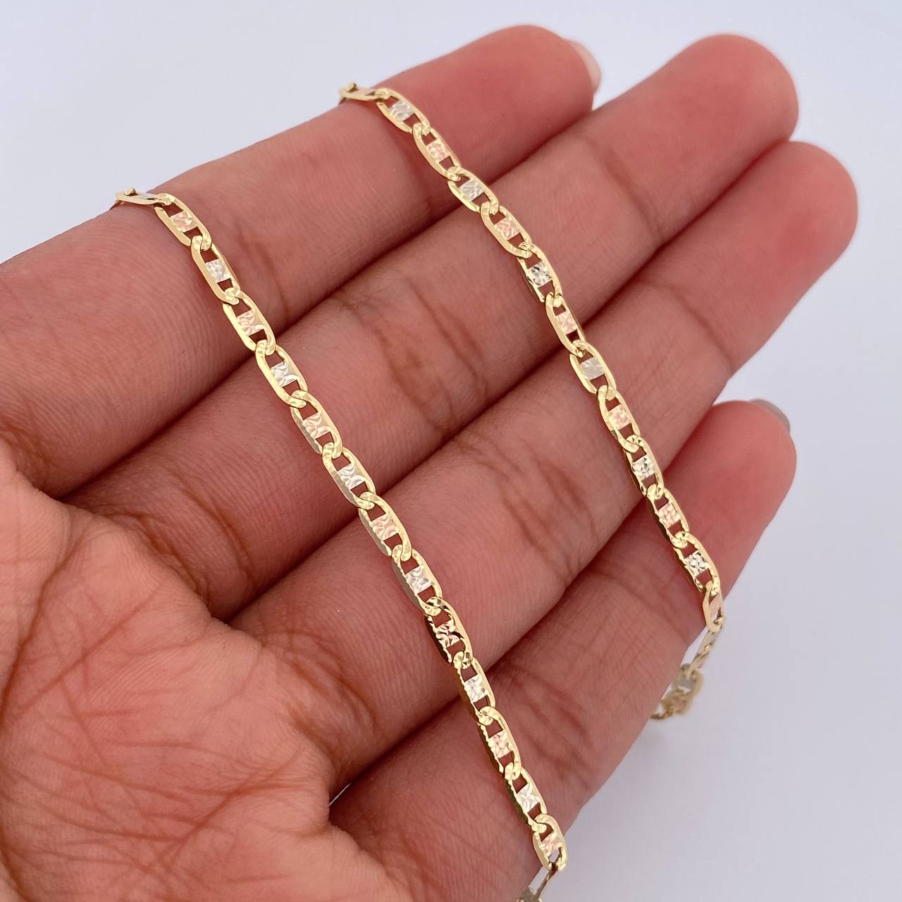 Cadena Escalera Plana 6gr / 60cm / 2.1mm Diamantada Tres Oros +3 18K &