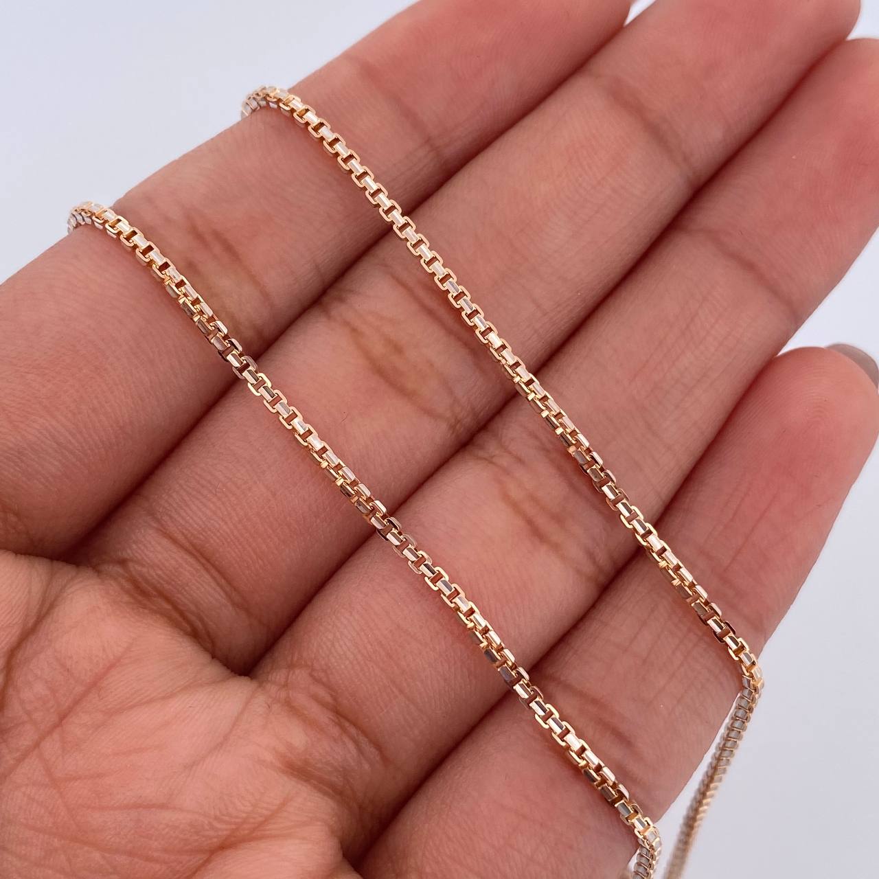 Cadena Veneciana 6.1gr / 45.5cm / 1.4mm Tres Oros +3 18K &